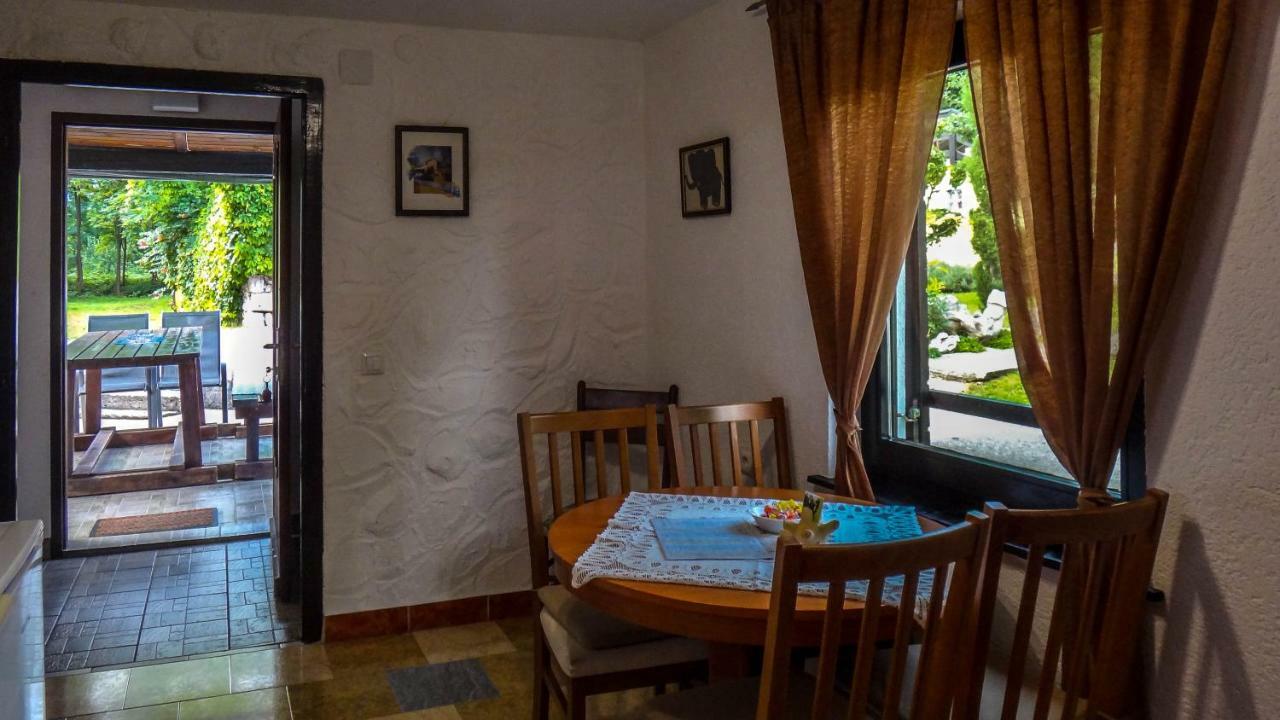 Apartment Franciska Rakovica Eksteriør bilde